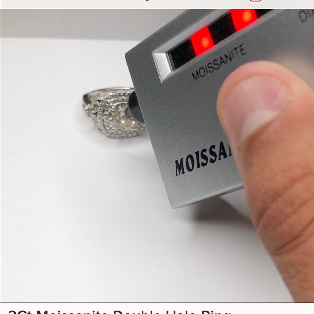 2C Moissonite Halo size 8 beautiful ring - Picture 4 of 5